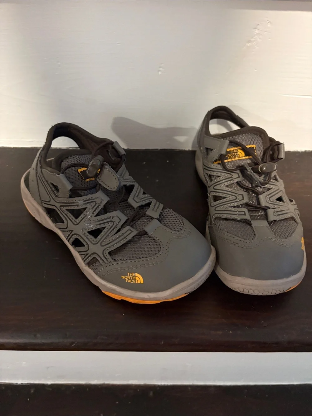 The North Face Kids Gray and Orange Young Hedgehog Sandals